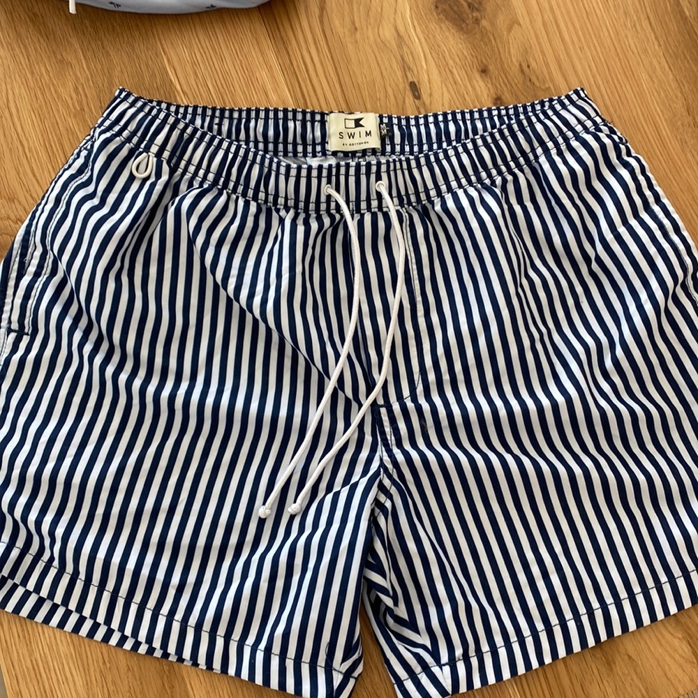 Cotton on swim trunk size m